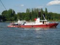 Motor Segelboot mit Motorschaden trieb gegen Alte Liebe bei Koeln Rodenkirchen P068
